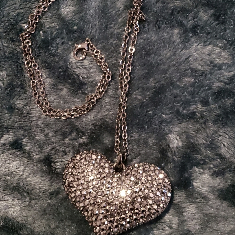 Heart charm necklace